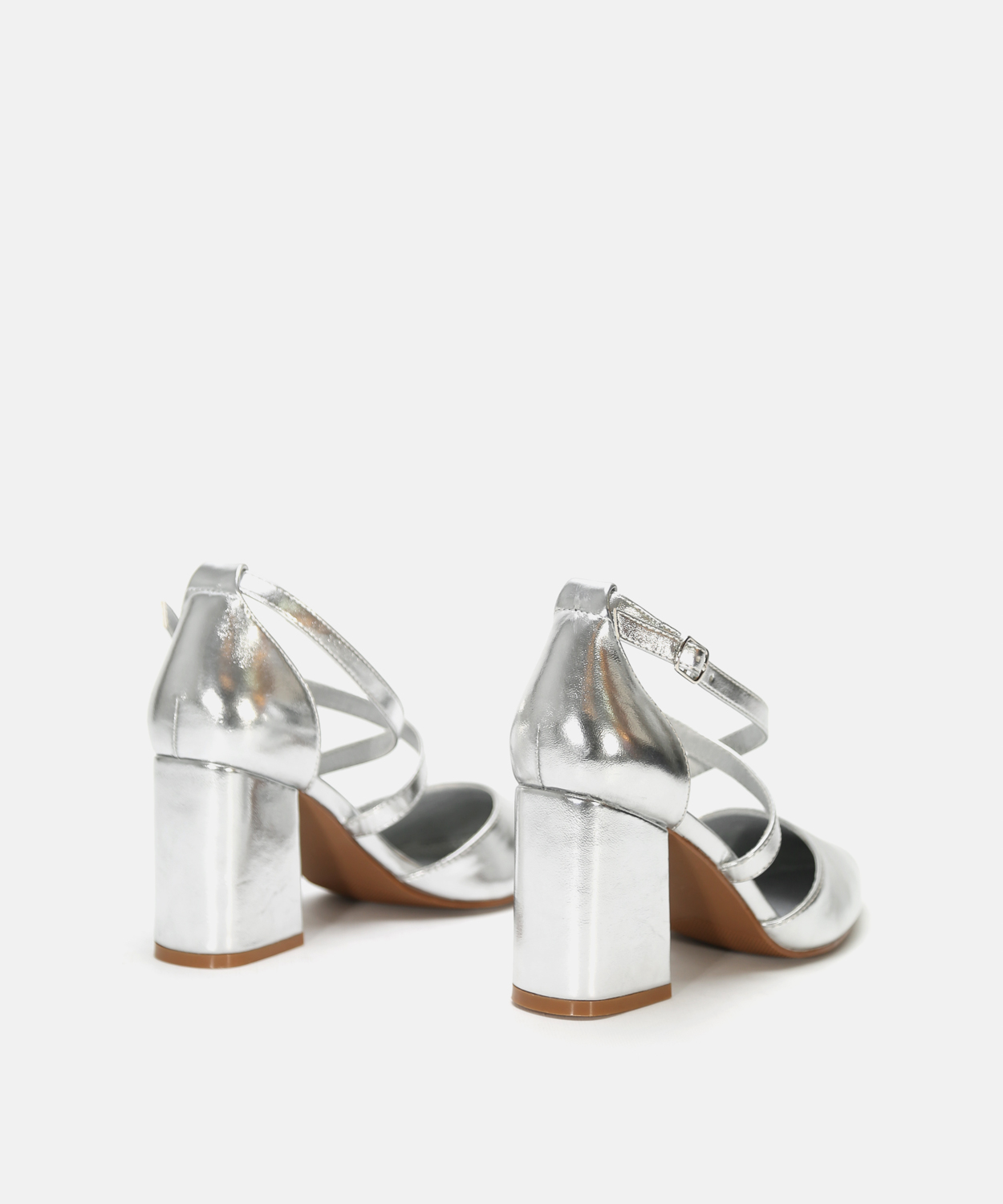 Zapato tac&oacute;n tiras cruzadas  image number null